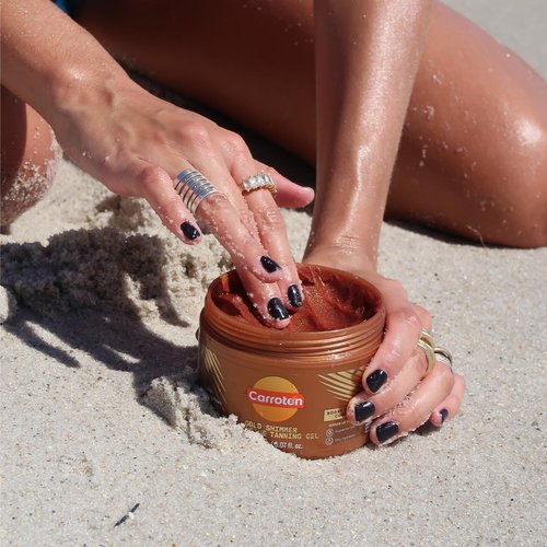Carroten Gold Shimmer Tanning Gel | Browning Indoor/Outdoor Tan Accelerator | Non-Greasy, Water-Resistant with Carrot & Coconut Oil | Vitamin A & E For Moisture & Hydration | 5 oz (2 Pack) + Spatula