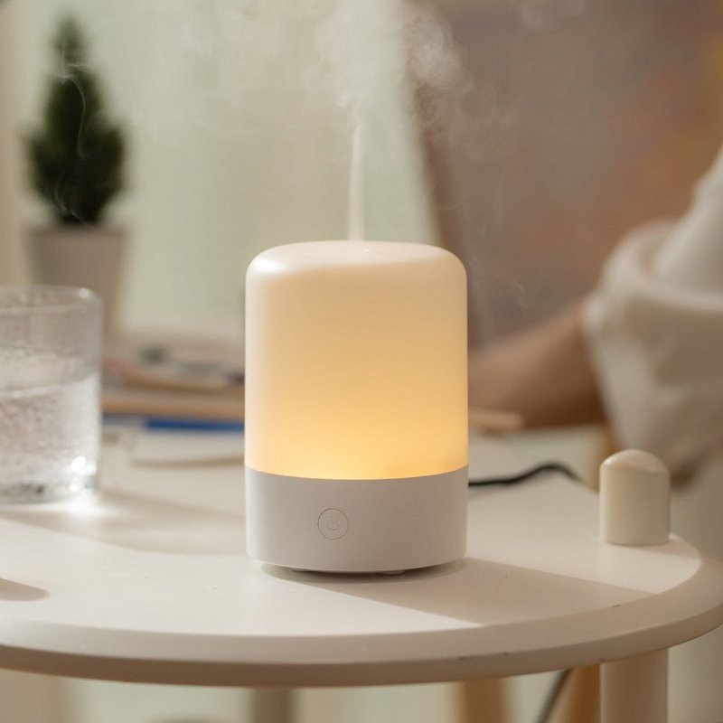 USB Desktop Aroma Diffuser - Small Humidifier & Fragrance Machine for Bedroom
