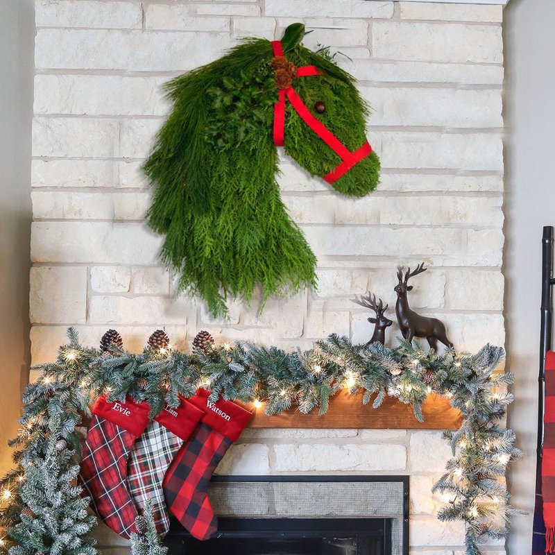 Farmhouse Christmas Wreath Decoration - Artificial Pine Branches, Green