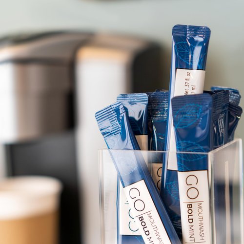 Bold Mint GO Travel Size Mouthwash Packets - Bulk Individual Mini Mouthwash Packets - Perfect Travel Size Toiletries for Guest Bathrooms - Alternative to Breath Strips and Spray, Alcohol and Dye Free