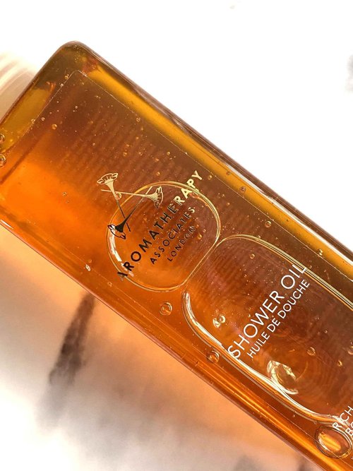 Aromatherapy Associates De-Stress Muscle Shower Oil. Powerful Blend of Rosemary, Ginger and Black Pepper Essential Oils to Soothe and Heal the Body (8.45 fl oz)