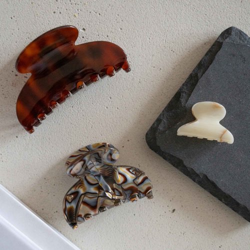 Small Hair Clip for Women, France Luxe Sm Couture Claw Clip, Tokyo Tortoise, Strong Grip, Lightweight Comfort, Damage-Free French Design, Ideal for Half-Up Style