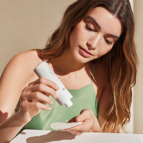 Natura Bissé Stabilizing Resurfacing Essence, PHA, AHA, BHA Daily Exfoliant Solution, Balances, Hydrates & Mattifies, For Normal, oily & acne-prone Skin, 3.5 Oz