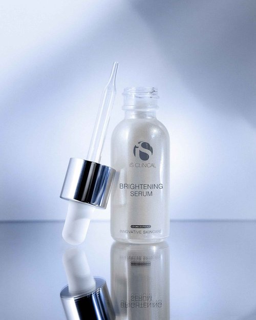 iS Clinical Brightening Serum 0.5 Fl Oz