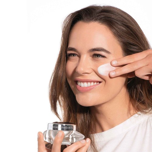 THALGO Soothing cream from the professional product line CICA Marin. Repairs, soothes and strengthens sensitive and weakened skin. Environmentally friendly refill capsule