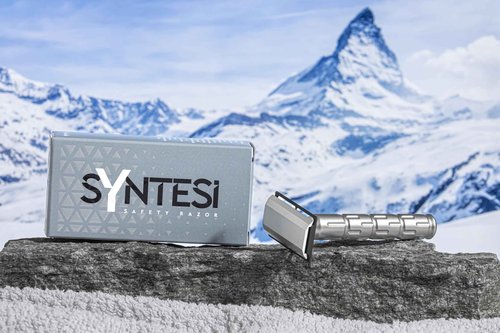 The Goodfellas’ Smile SYNTESI ALUMINUM, CNC‑Machined Double‑Edge Safety Razor – 45° Precision Angle, Ultra‑Light & Agile Design for Face Shaving, Made in Italy