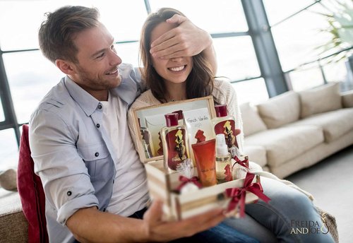 French Vanilla Bath Set Essential Bath and Body Basket: 2 Vanilla Bath Bombs, Body Lotion, Body Spray, Bath Salts, etc in a Wooden Jewelry Box
