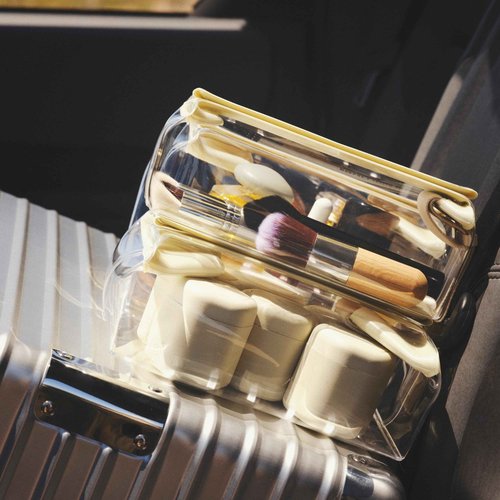 Cadence Travel Containers - Core Skincare Set - Magnetic Containers with Lids,2 Small (0.56oz) & 3 Medium (1.32oz) - Cleanser, Moisturizer, Serum, Makeup Remover & Sun Icon Labels - Evergreen