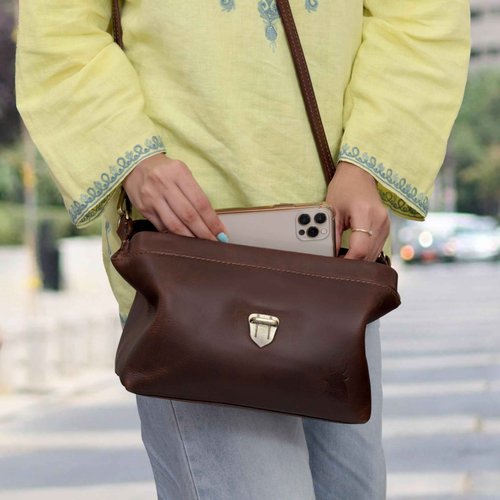 Premium Leather Cosmetic Bag for Women – Large Capacity Travel Makeup Organizer Pouch with Handle & Shoulder Strap, Vanity Makeup Case, Durable Leather Bag & Cosmetic Organizer For Travel - Brown