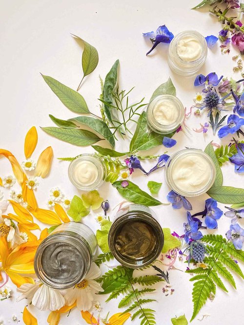 MIRACLE MOISTURIZER CREAM by Skincando 2 0z – All Natural - Organic - Intensive Moisturizer – Contains Organic Apricot Kernel Oil –- Grapefruit Seed Extract – Lavender Essential Oil – Spearmint Oil