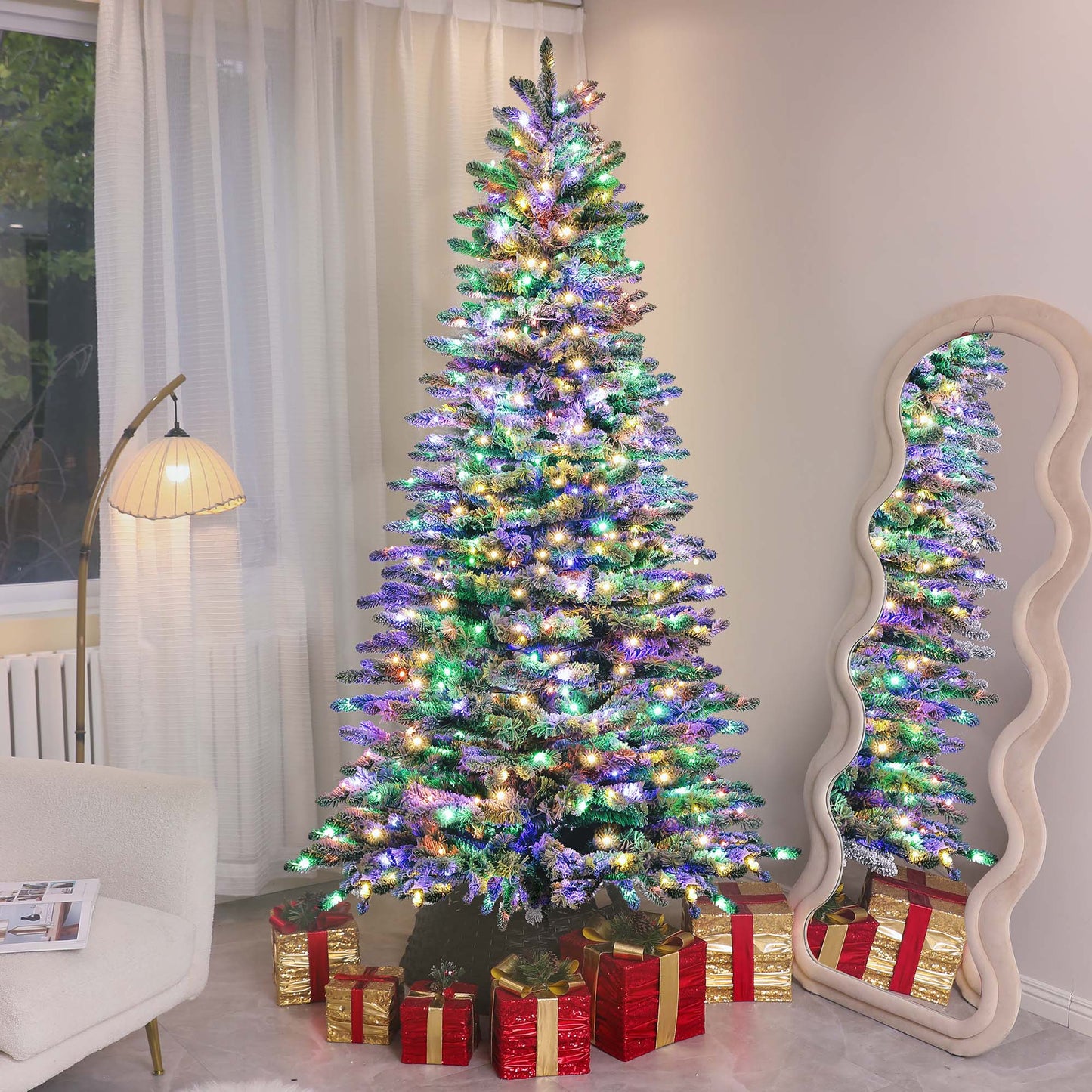 7.5 Ft Pre-Lit Snow Flocked Artificial Christmas Tree with 500 LED Lights