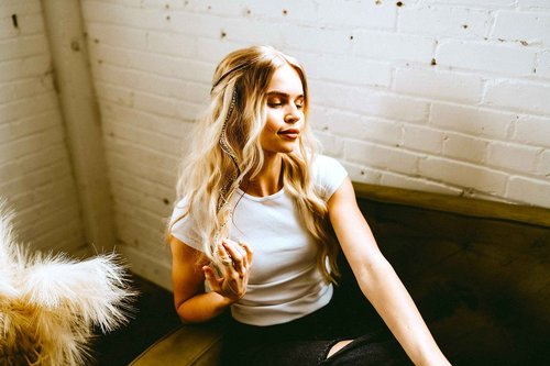 50 Natural Color Hair Extensions – 9”–14” Long – DIY Rooster Kit with 50 Micro-Link Beads – 100% Real Feathers – Eye-Catching Boho Style