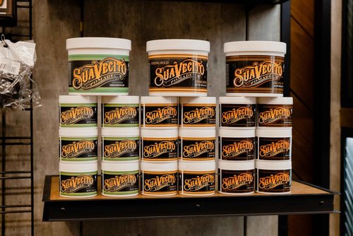 Suavecito Original Hold Pomade 32 oz, 1 Pack - Medium Hold Hair Pomade For Men - Medium Shine Water Based Wax Like Flake Free Hair Gel - Easy To Wash Out - All Day Hold For All Hairstyles