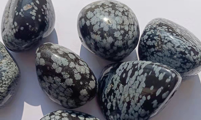 Natural Snowflake Obsidian Fish Tank Gravel - 2-3cm Crystal Decorative Stones 500g