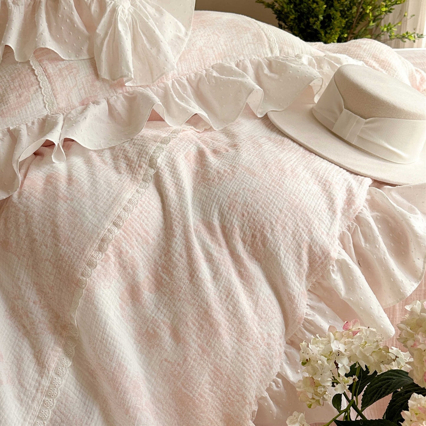 Crinkled Cotton Duvet Cover Set - Four-Piece Bedding for All Sizes