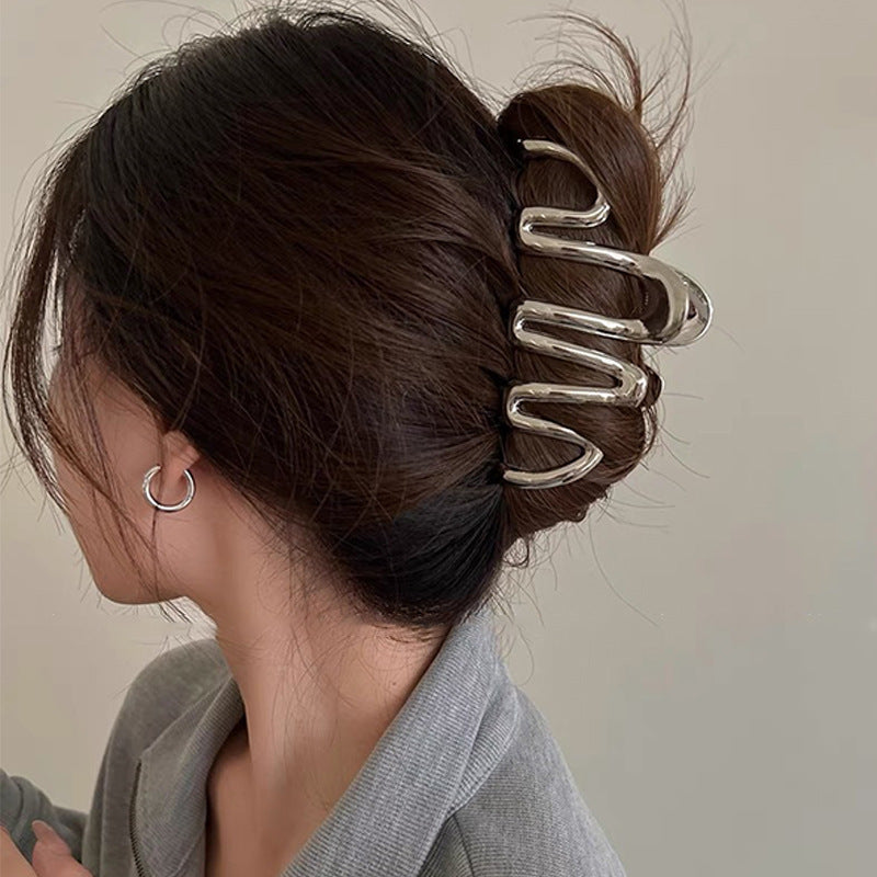 Oversized Pearl Wave Hair Accessory Headband for Women