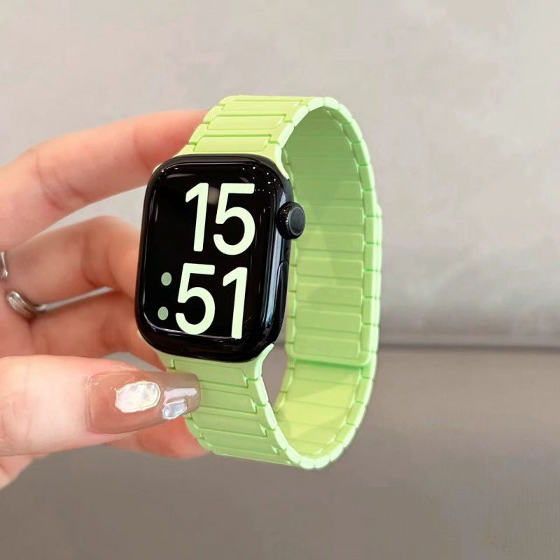 Magnetic Sports Silicone Watch Strap - Compatible with Apple Watch 38-49mm