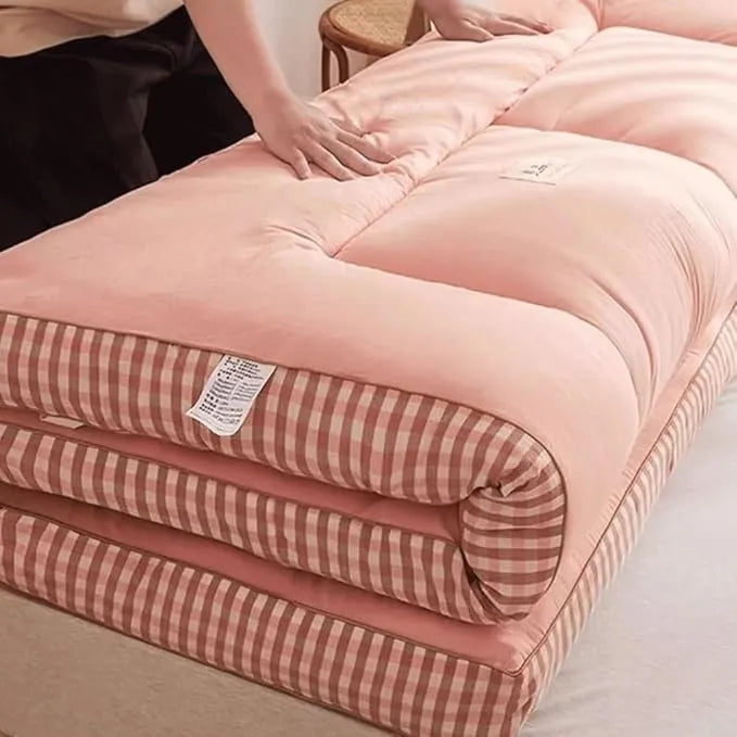 Queen Size Checkered Mattress with 3D Edges - Gray