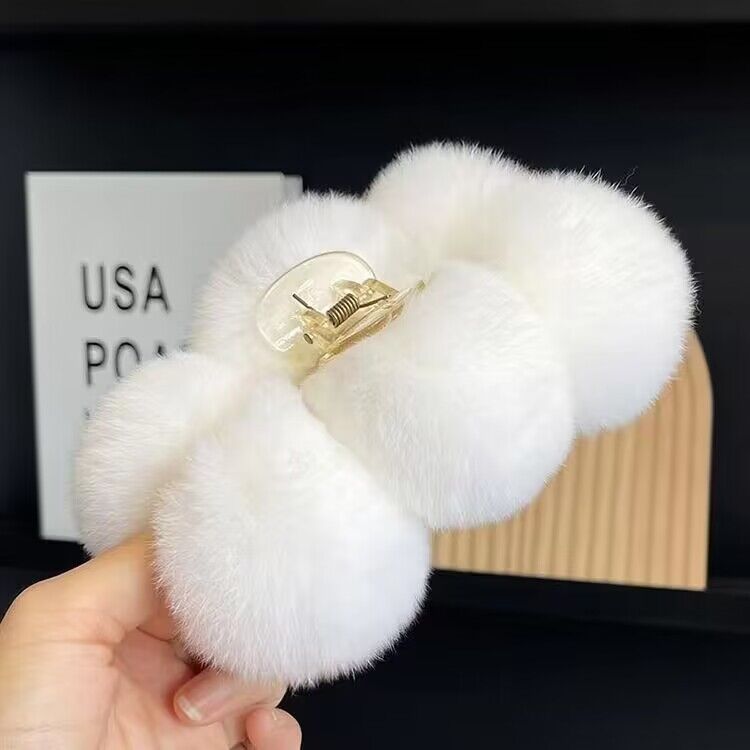 Elegant Rabbit Fur Ball Hairpin Plush Grip