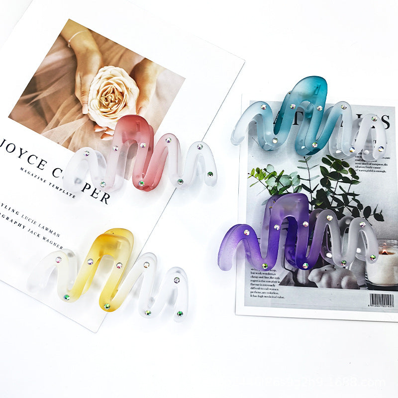 Gradient Color Wave Hair Clip - Stylish Hair Accessory for Women
