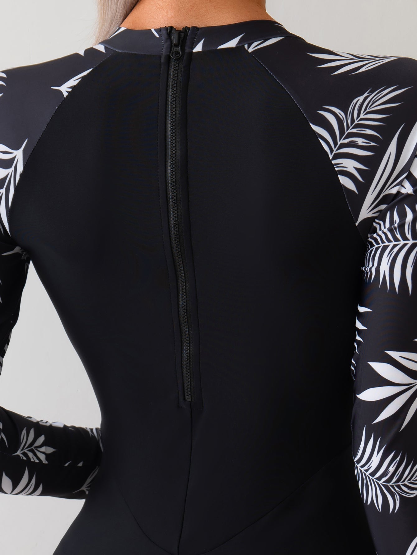 Women's Long Sleeve One-Piece Surfing Swimsuit - Comfortable Fit