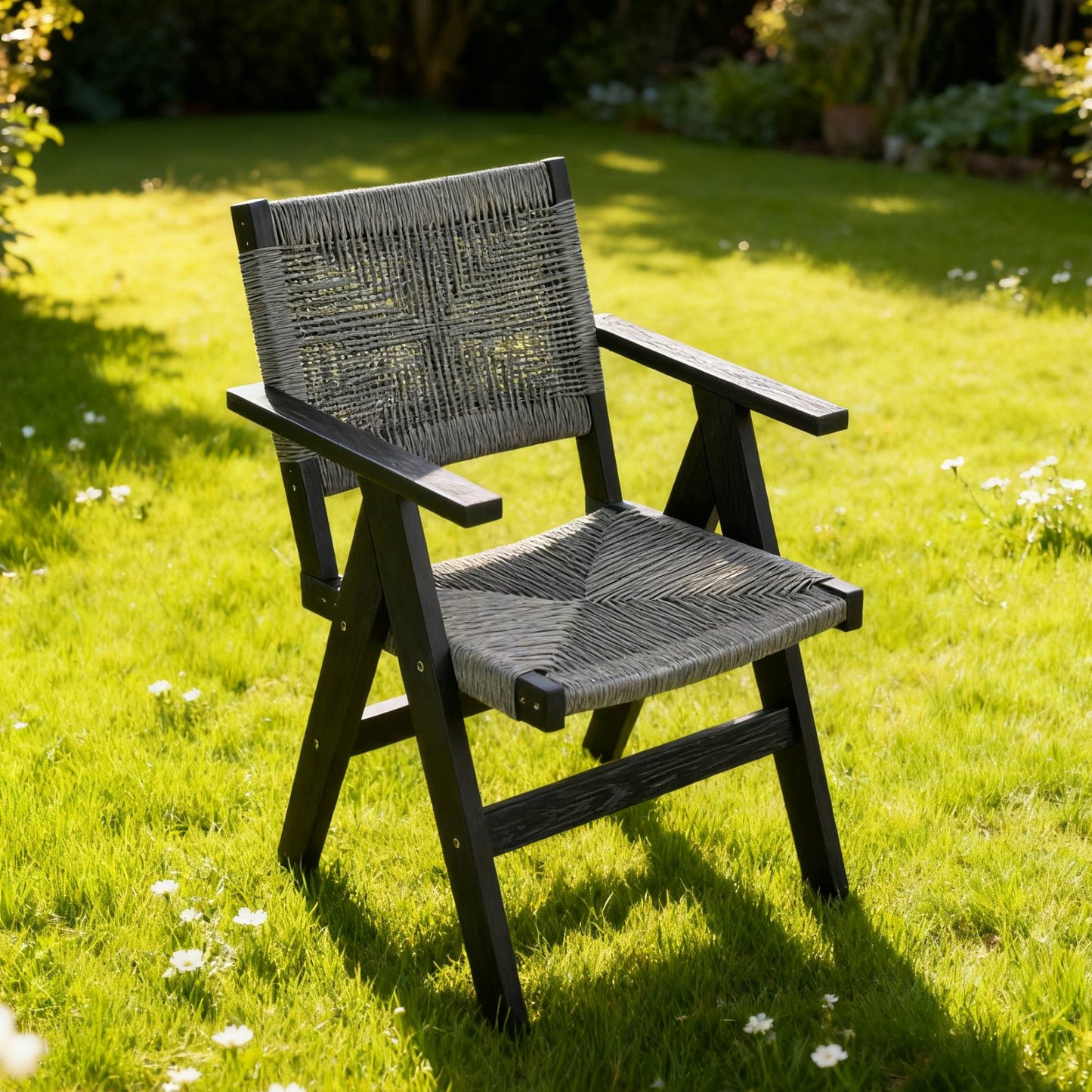 HIPS All-Season Dining Chair Suitable For Garden Dinners & Versatile