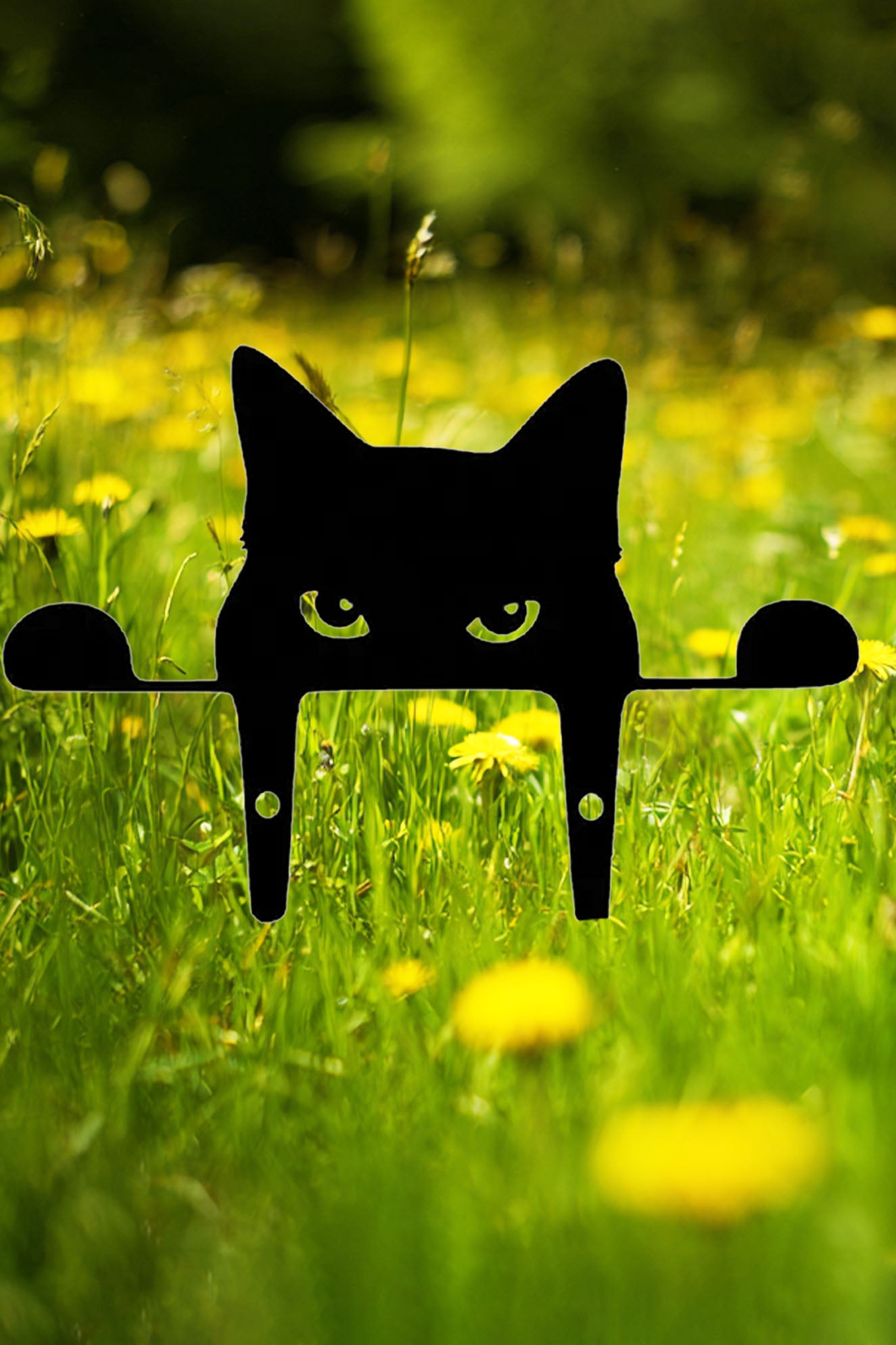 Whimsical Metal Cat Garden Decor for Outdoor Spaces