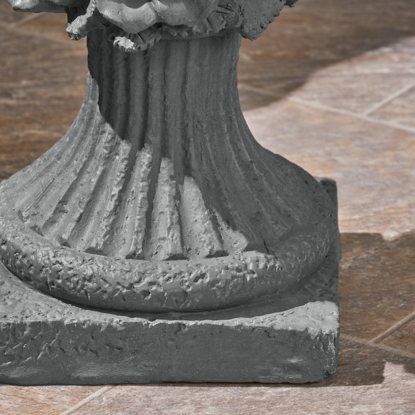 MGO GARDEN URN PLANTER