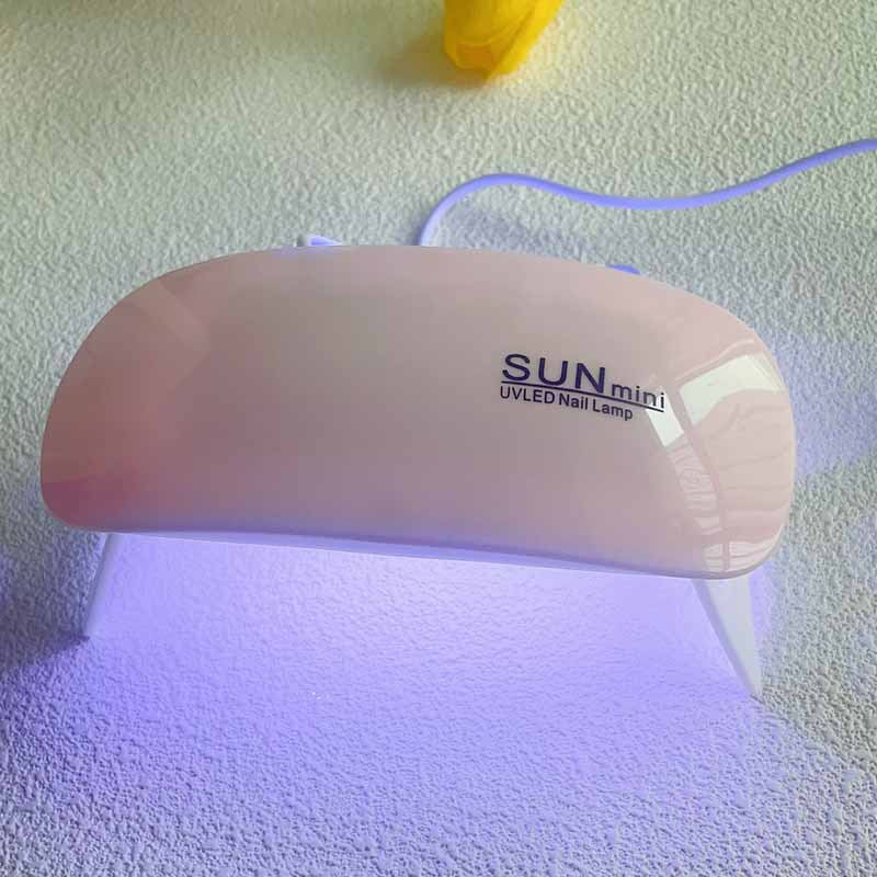 Portable Nail Heating Lamp for Gel Nails and Nail Art - Folding Handheld USB