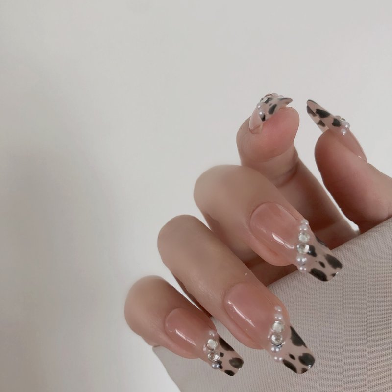 Leopard Print Press-On Nails - 10pc Manicure Set