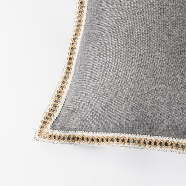 Set of 2 Vintage Linen Trimmed Throw Pillow Covers - 20x20 in