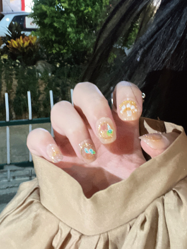 Wearing Nails Short Round - Warm Yellow
