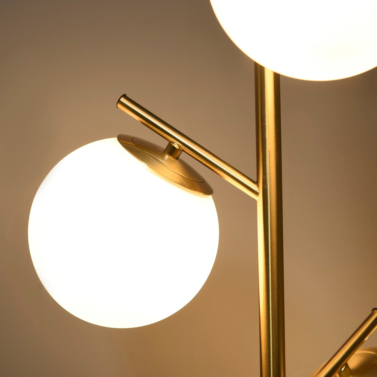 Modern 3-Light Floor Lamp with Globe Shades - Gold Tall Standing Lamp for Living Room