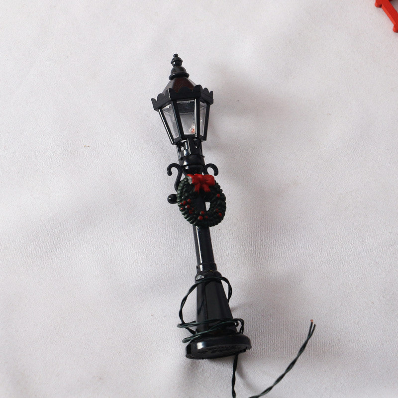 Festive Wooden Streetlamp Holiday Scene Decor - Black Santa Claus Doorway Lamp