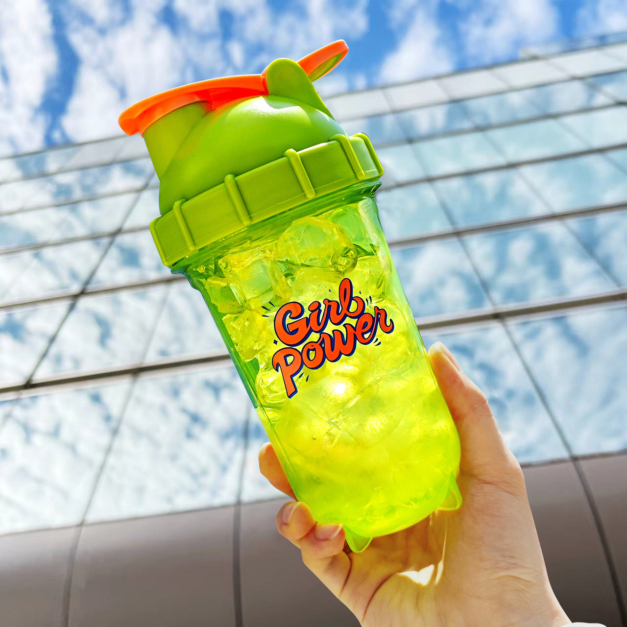 Heat-Resistant Sports Shake Cup 560ml Tritan Waterproof Travel Mug