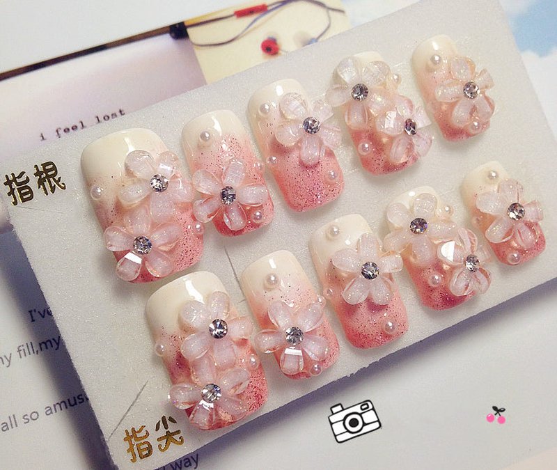 Gradient Crystal Flower Nail Tips - Size S
