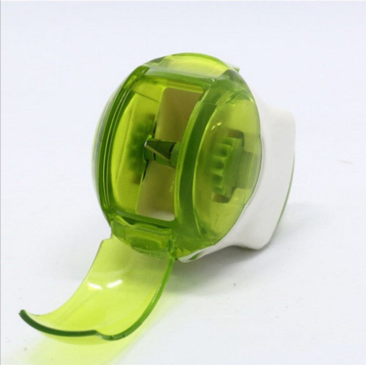 Green and White Garlic Press - Kitchen Cooking Tool, Compact & Modern