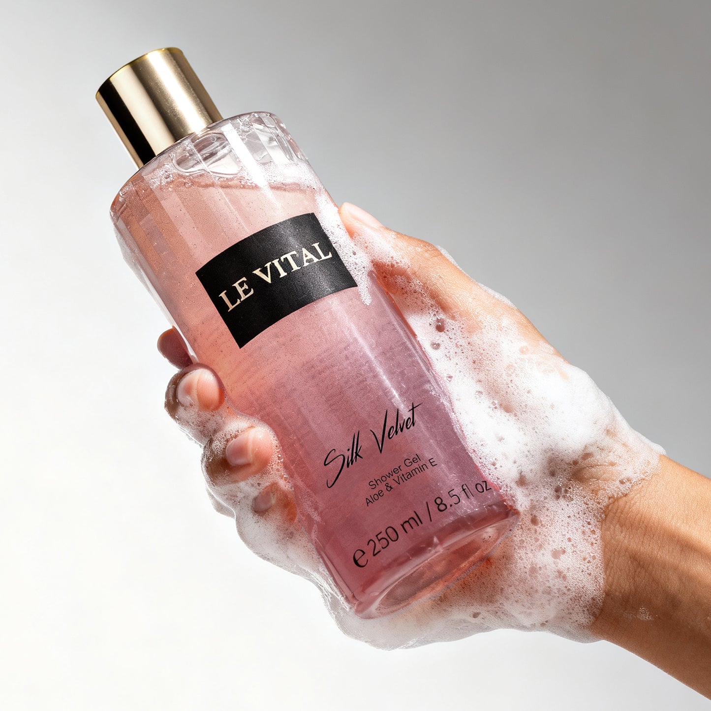 Hydrating Body Wash with Aloe Vera & Vitamin E - 8.5 Fl Oz Silk Vehat