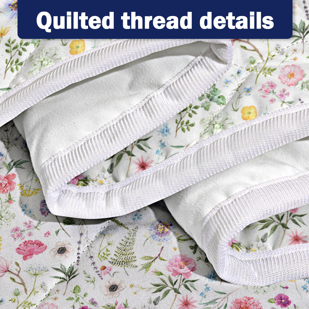 Red Floral Microfiber Quilt Set - Lightweight Bedding for All Seasons