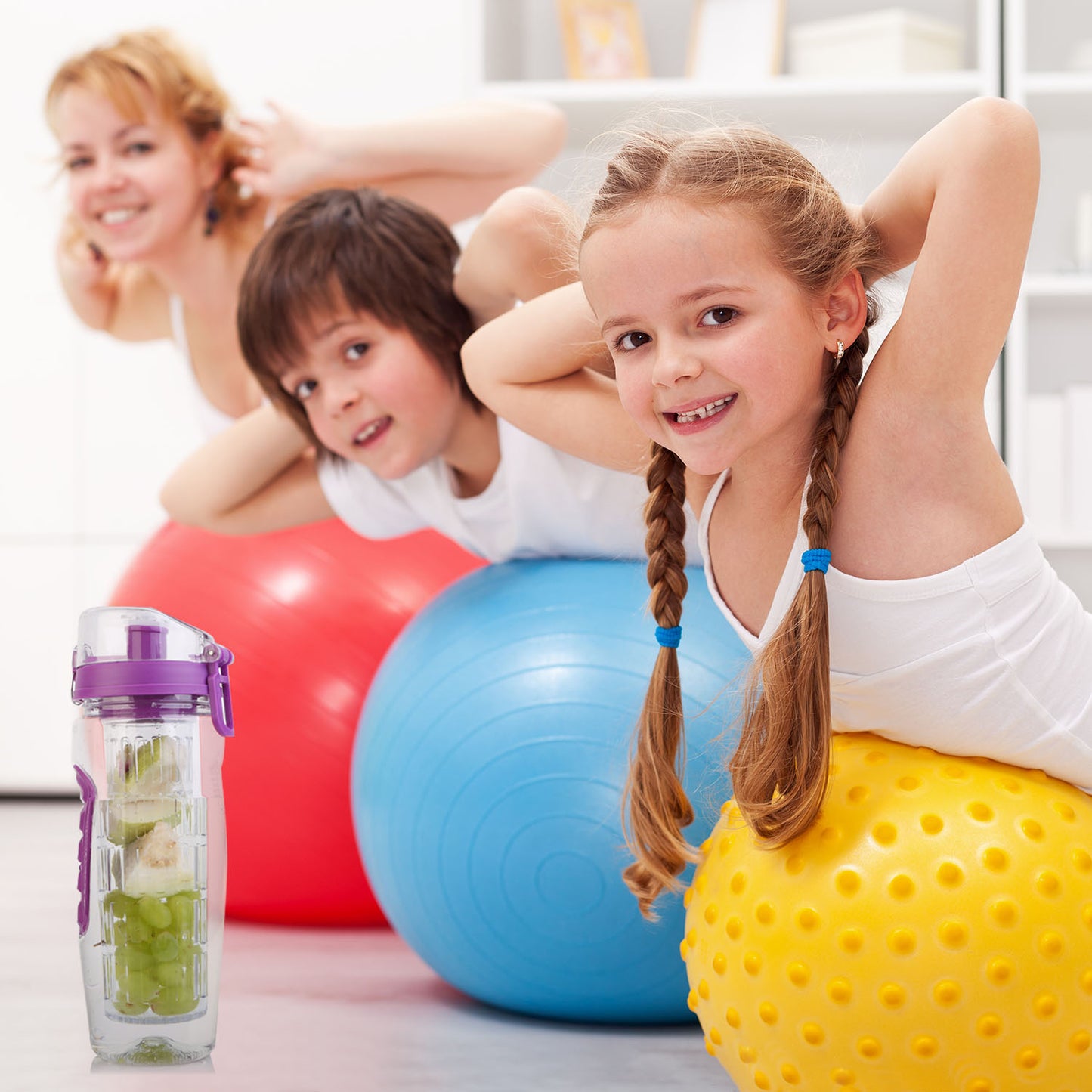 Fruit Infuser Water Bottle - 32oz Portable Juice Shaker