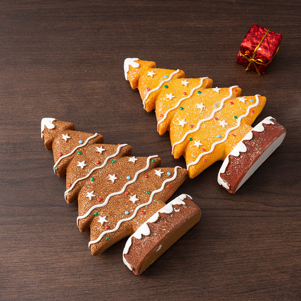 Ginger Cake Christmas Tree Decoration - Resin Holiday Scene