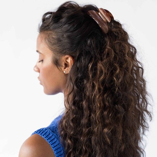 French Hair Clip for Women, Medium Couture Claw Clip for Thick or Fine Hair, Slip-Free Strong Hold, Lightweight, Damage-Free Design, Caramel Horn | France Luxe