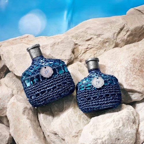 John Varvatos Men's Cologne, Artisan Blu Eau de Toilette EDT Spray, Marine Water Fougere Scent with Notes of Basil, Pine & Geranium, 4.2 fl oz