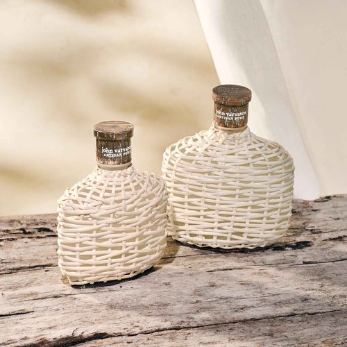 John Varvatos Men's Cologne, Artisan Pure Eau de Toilette EDT Spray, Citrus Woody Scent with Notes of Petitgrain, Orris Absolute & Mexican Primavera Wood, 2.5 fl oz