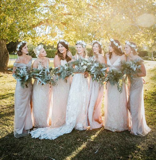 Tethzeng Bridesmaid Scrunchies Proposal Gifts Bachelorette Hair Claws Clips Girls heart sunglasses for Wedding Party Favors (40, White&Sage Green box)