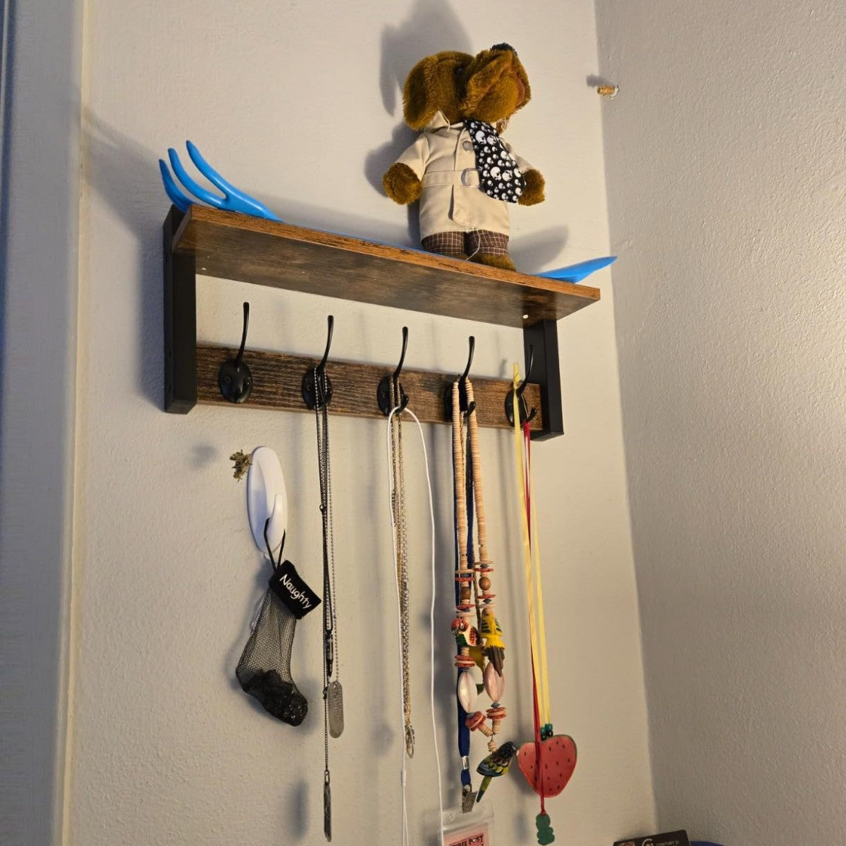 Wall-Mounted Shelf Living Room Decorative Display Rack with Hooks