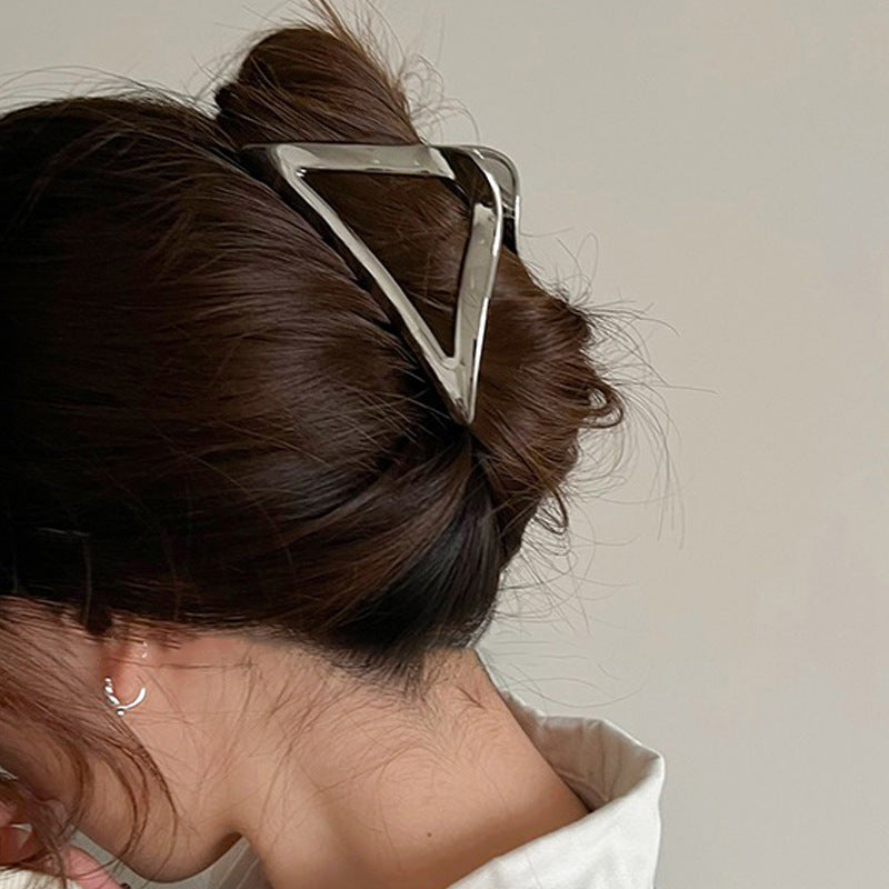 Oversized Pearl Wave Hair Accessory Headband for Women