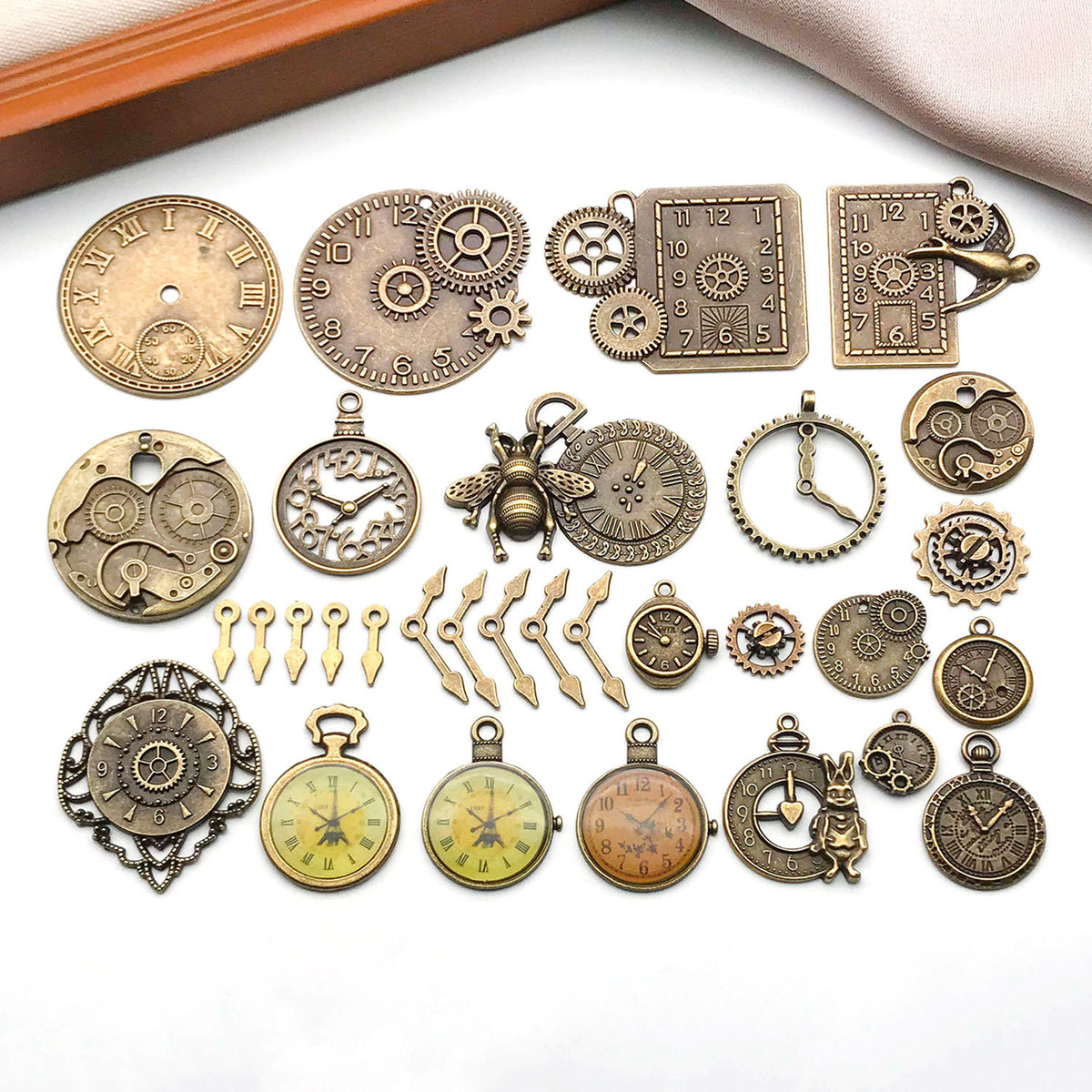 Steampunk Gear Retro Clock Pendant - Mechanical Jewelry Accessory
