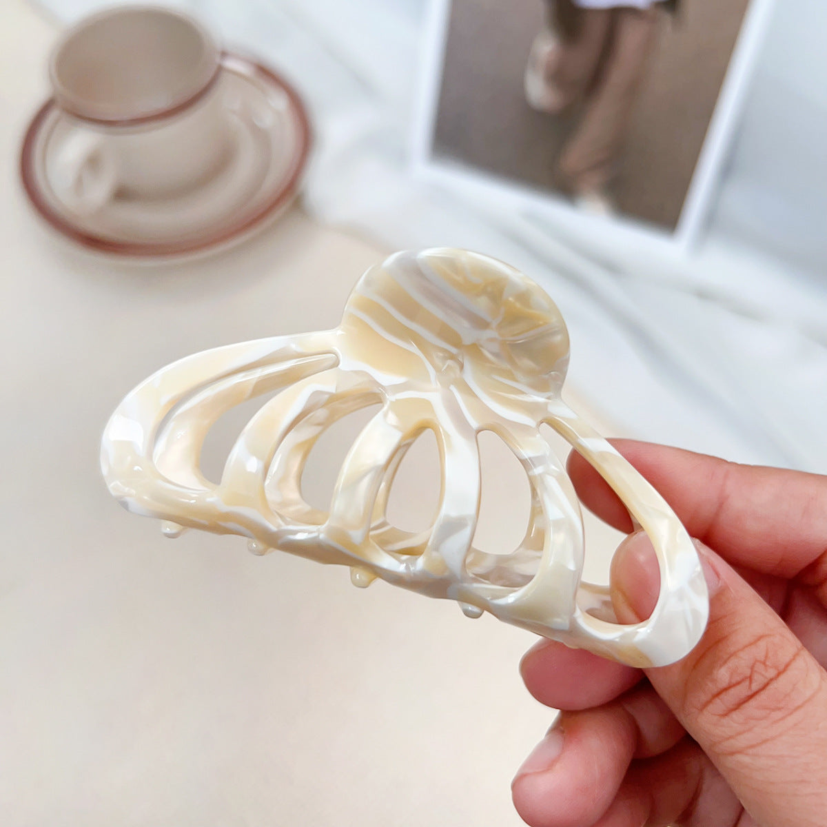 Korean-Style Acetate Lantern Hair Clip Claw Hairpin for Women