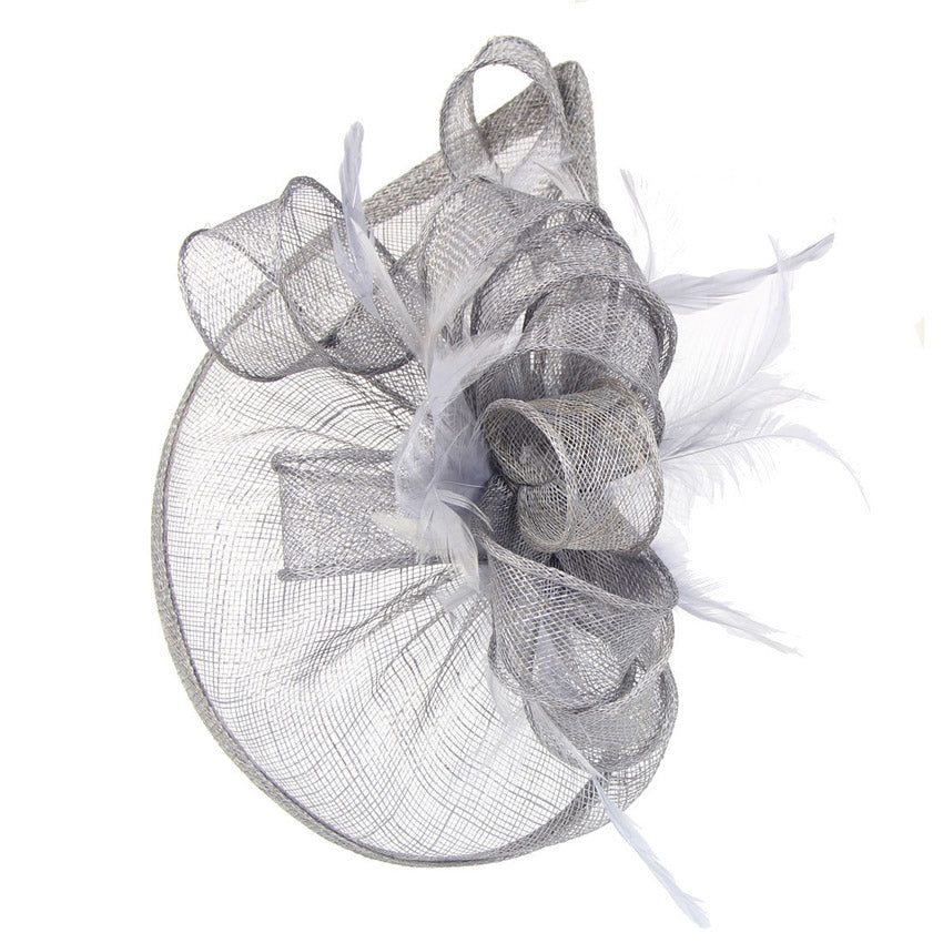 Bridal Feather Hairpin with Hemp Yarn Net and Flower Design – Wedding Hair Accessory